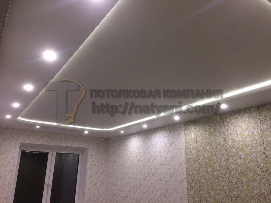 Натяжной потолок с подсветкой по периметру под ключ