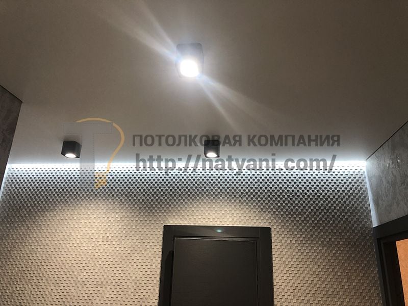Теневой натяжной потолок для квартиры без потолочного плинтуса